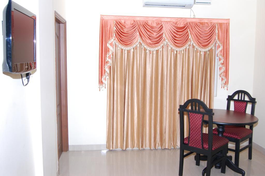 Hotel Sona'S Tiruchirappalli Номер фото