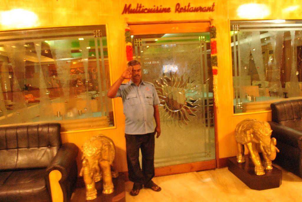Hotel Sona'S Tiruchirappalli Экстерьер фото