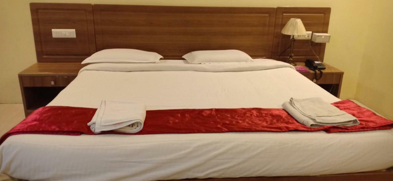 Hotel Sona'S Tiruchirappalli Экстерьер фото