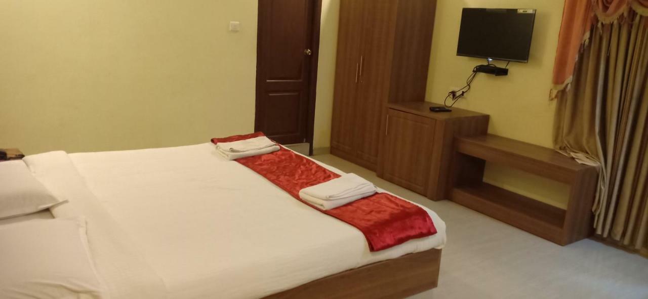 Hotel Sona'S Tiruchirappalli Экстерьер фото